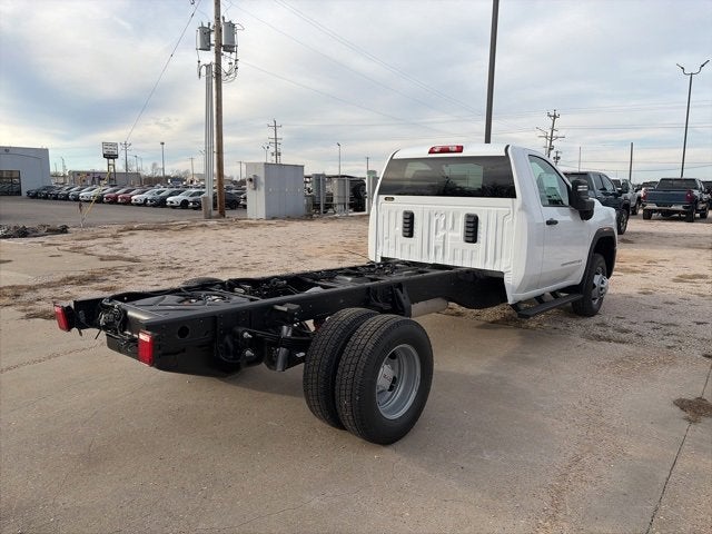2026 GMC Sierra 3500 HD Chassis Cab Pro