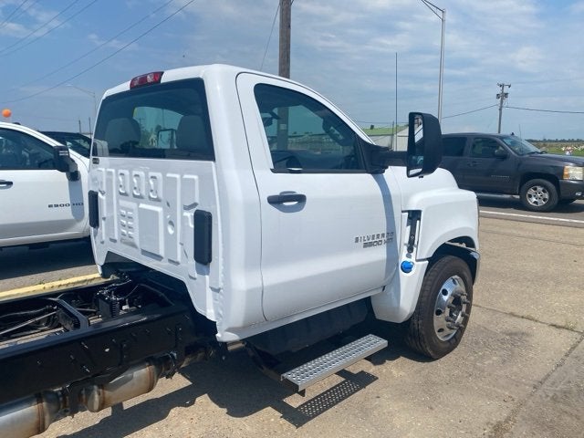 2024 Chevrolet Silverado 5500 HD Work Truck