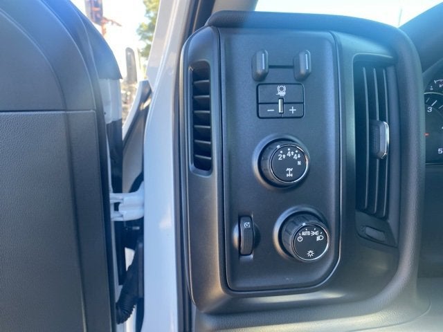 2025 Chevrolet Silverado 5500 HD Work Truck