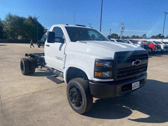 2025 Chevrolet Silverado 5500 HD Work Truck