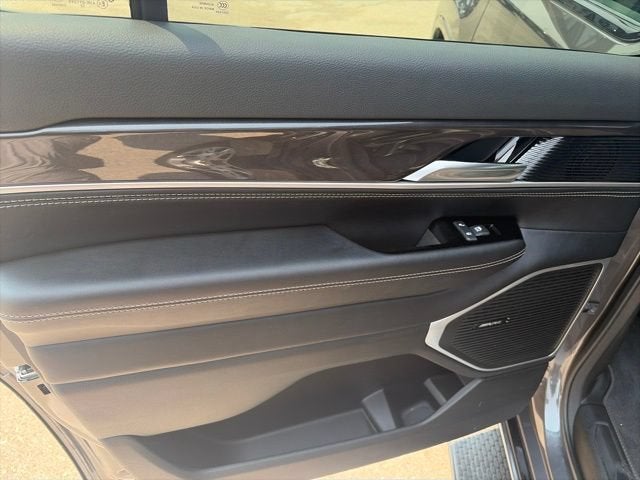 2023 Jeep Wagoneer BASE