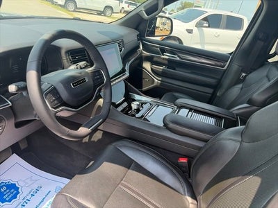 2023 Jeep Wagoneer BASE