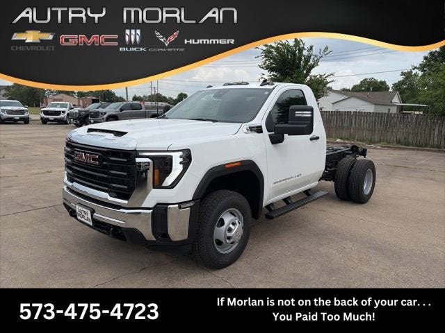 2026 GMC Sierra 4WD Regular Cab Chassis LWB Pro's photo