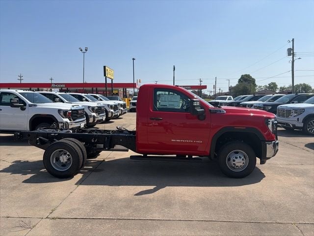 2026 GMC Sierra 3500 HD Chassis Cab Pro