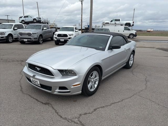 Used 2013 Ford Mustang V6 with VIN 1ZVBP8EM8D5244628 for sale in Sikeston, MO