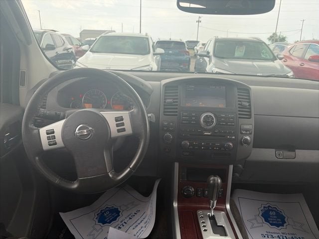 2012 Nissan Pathfinder LE