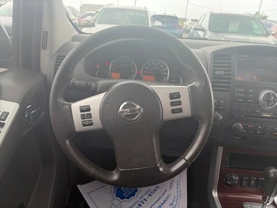 2012 Nissan Pathfinder LE