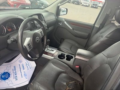 2012 Nissan Pathfinder LE