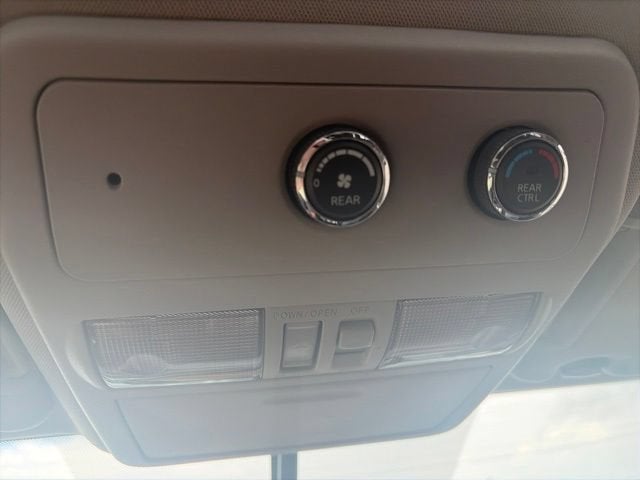 2012 Nissan Pathfinder LE