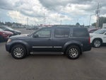 2012 Nissan Pathfinder LE