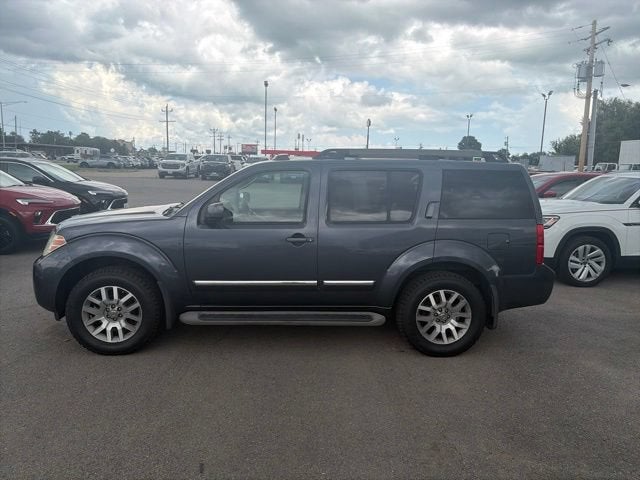 2012 Nissan Pathfinder LE